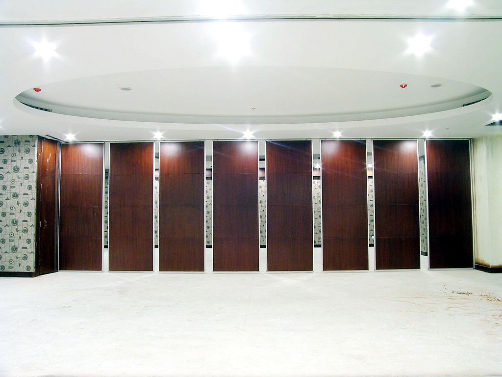 Operable Partition Wall for Government Ballrooms